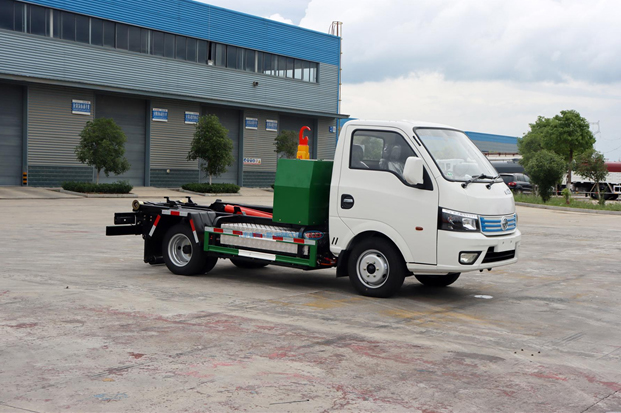 東風(fēng)CL5040ZXXBEV純電動(dòng)車廂可卸式垃圾車